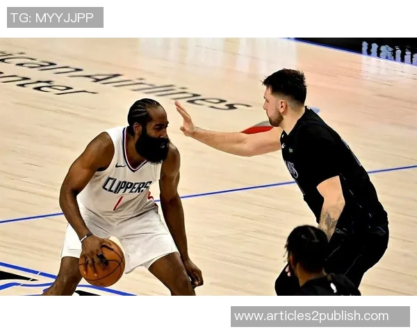 哈登与格林精彩对决集锦回顾展现篮球巅峰对抗与技艺之美